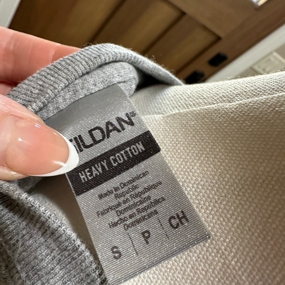 Disney Gray Women’s Hakuna Matata T-Shirt size small - Picture 3 of 3